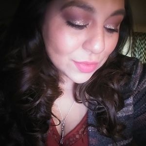 Meet your Posher, Stefanie